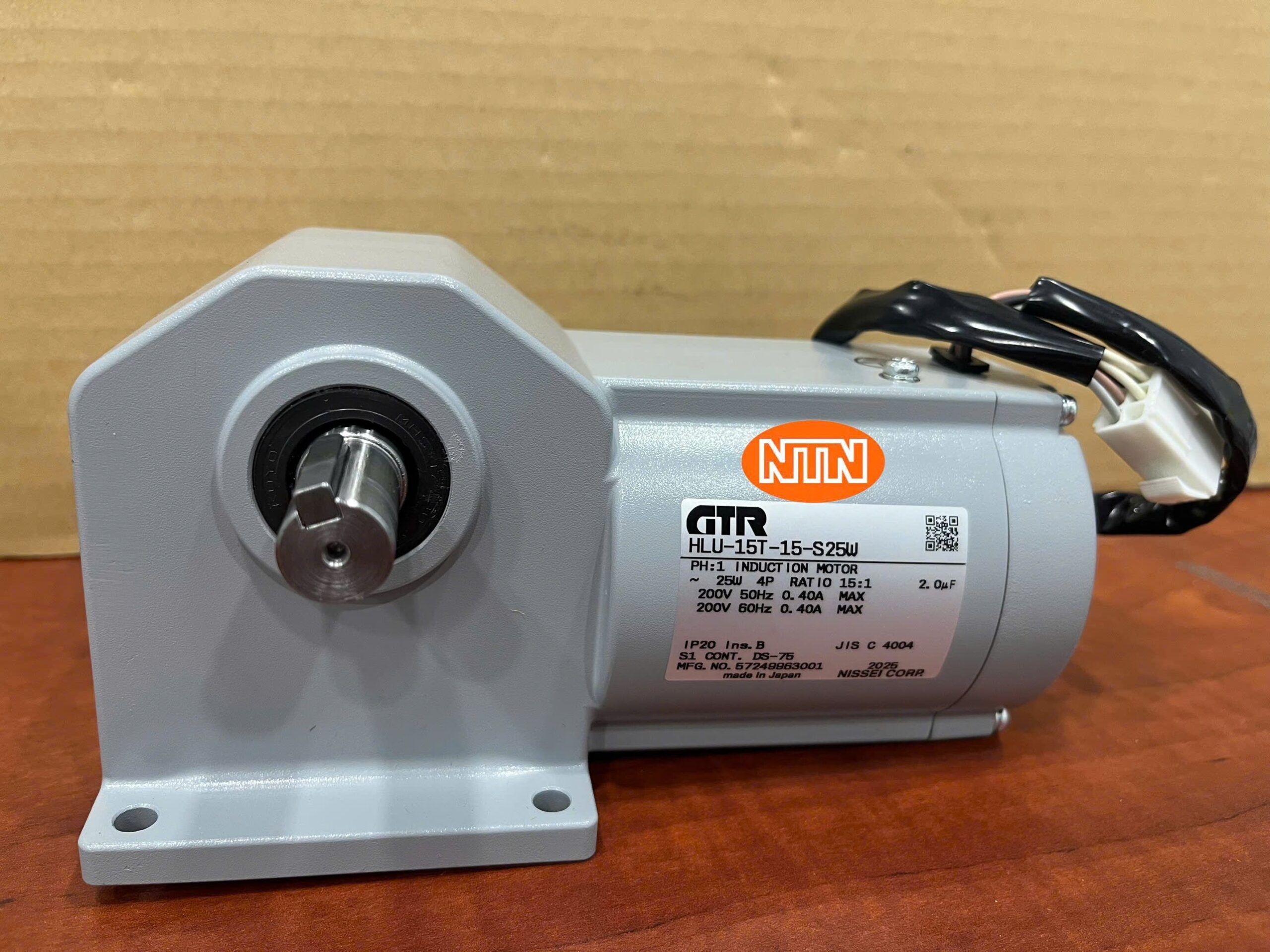 Induction Motor NISSEI HLU-15T-15-S25W Động cơ giảm tốc